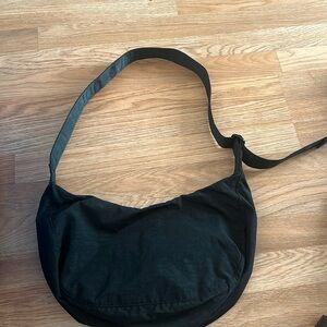 Selling my newly purchased bag, does not match my work attire.